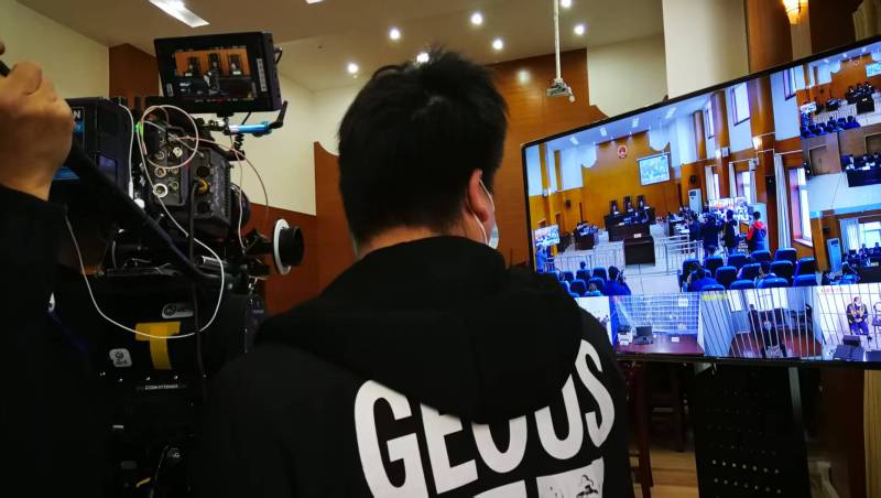 AI生成VS人工创意——东洲区广告片拍摄公司的技术浪漫主义实践